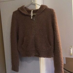 Babaton aritzia selling top and bottom